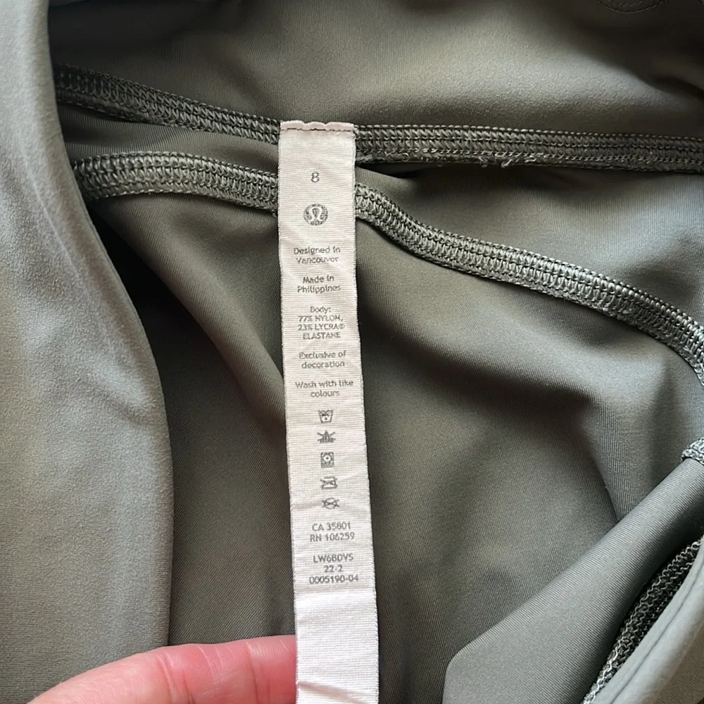 Lululemon invigorate high rise leggings. Grey sage, Size 8,23”